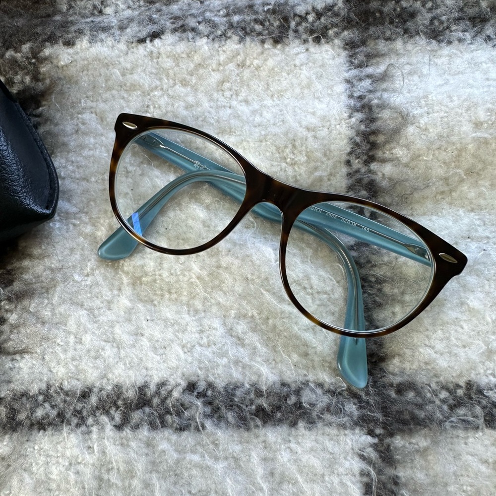 Ray Ban Wayfarer women’s glasses